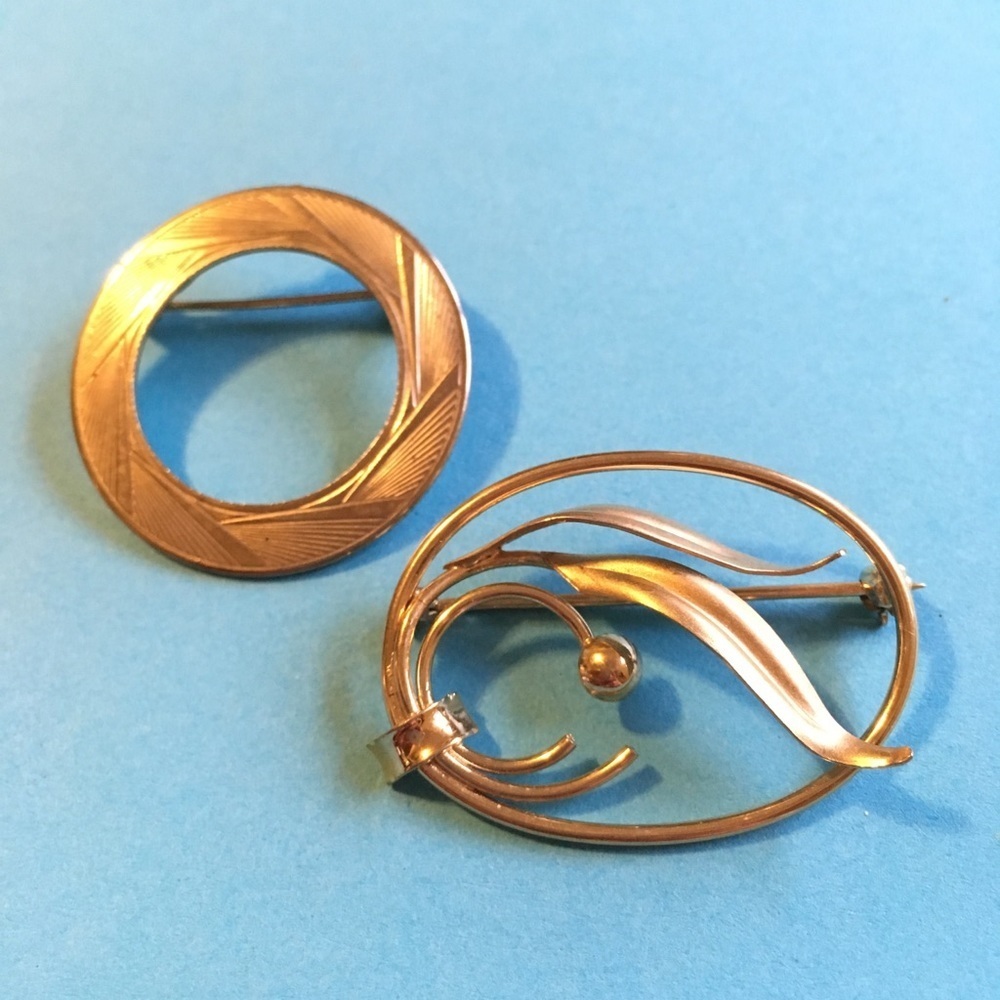Vintage Gold Brooch Pair